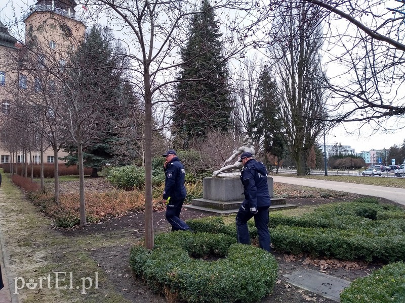 Alarm bombowy w Urzędzie Miejskim zdjęcie nr 195194