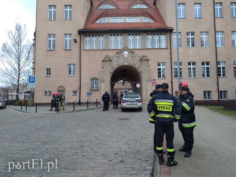 Alarm bombowy w Urzędzie Miejskim zdjęcie nr 195199