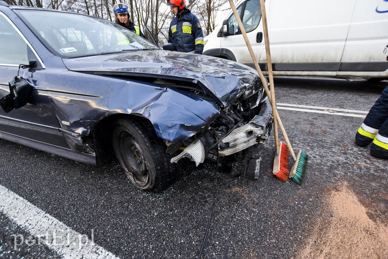 Wypadek audi z bmw na DK 22 zdjęcie nr 195318