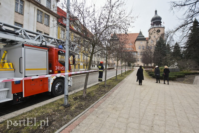 Alarm bombowy w Urzędzie Miejskim (aktualizacja) zdjęcie nr 195601