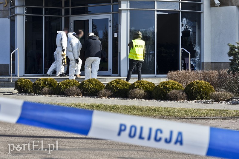 Bankomat uszkodzony, nie wiadomo co z pieniędzmi zdjęcie nr 195711