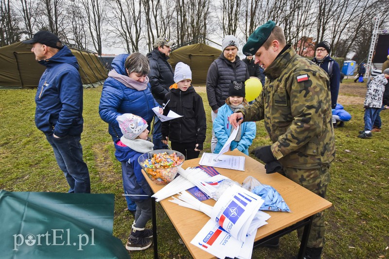 Żołnierze zapraszają na piknik. Co Wy NA TO? zdjęcie nr 196179