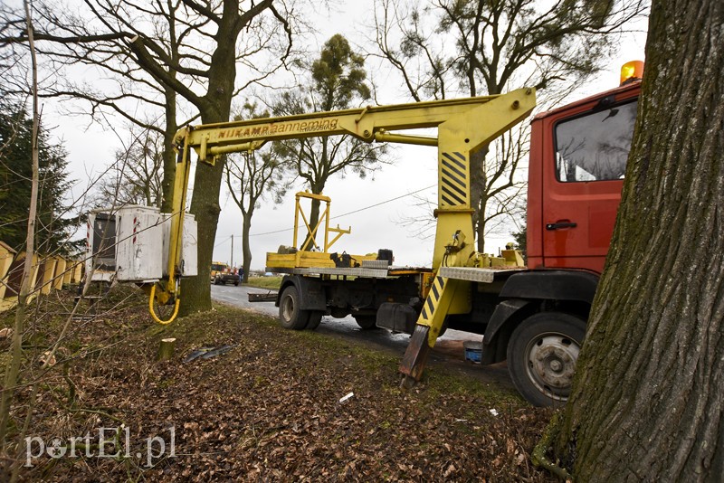 Podnośnik hydrauliczny przygniótł rękę mężczyzny zdjęcie nr 196766