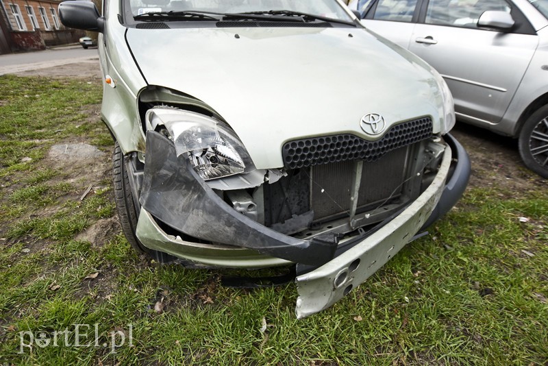 Kolizja toyoty z tirem, utrudnienia na ul. Browarnej zdjęcie nr 197442