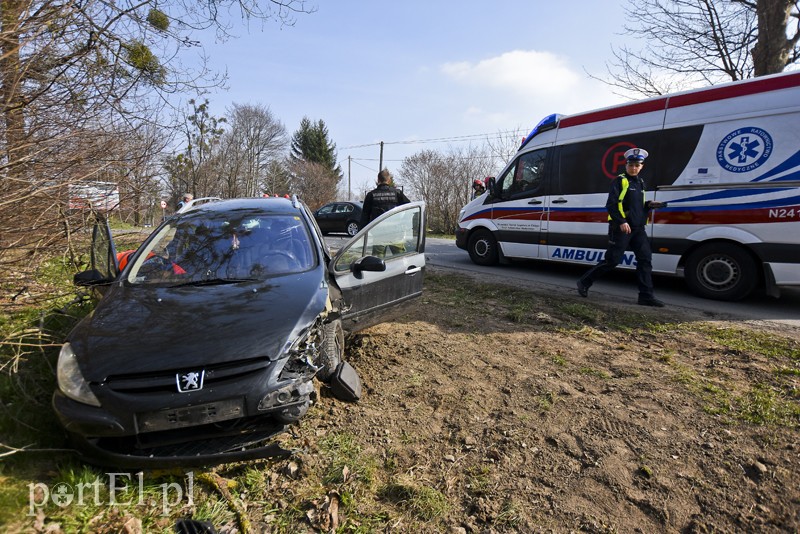 Wypadek na Królewieckiej, dwie osoby trafiły do szpitala zdjęcie nr 197555