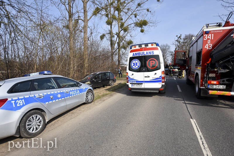 Wypadek na Królewieckiej, dwie osoby trafiły do szpitala zdjęcie nr 197554