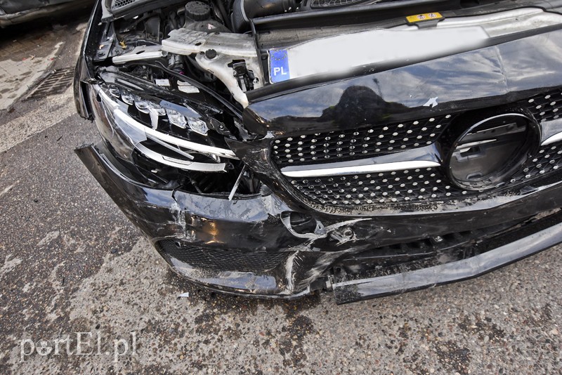 Kolizja audi z mercedesem na ul. Malborskiej zdjęcie nr 198413