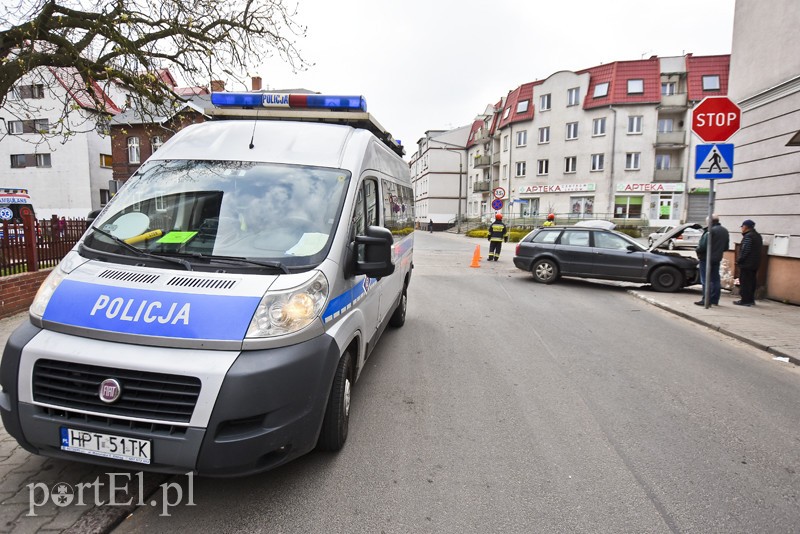 Kolizja audi z mercedesem na ul. Malborskiej zdjęcie nr 198409