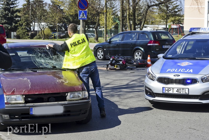 Wypadek motocyklisty z osobowym oplem zdjęcie nr 199171