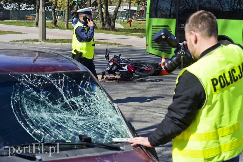 Wypadek motocyklisty z osobowym oplem zdjęcie nr 199172