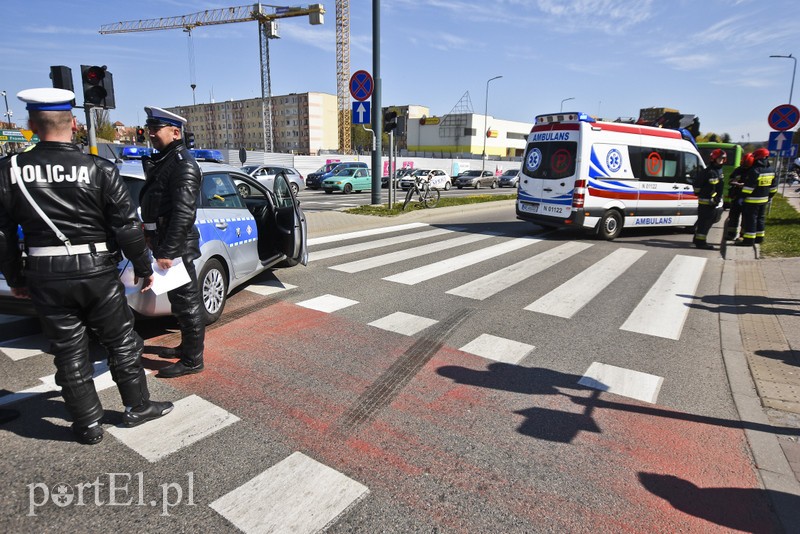 Autobus uderzył w rowerzystę, to już trzecie potrącenie w tym dniu! zdjęcie nr 199346