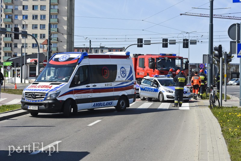 Autobus uderzył w rowerzystę, to już trzecie potrącenie w tym dniu! zdjęcie nr 199354