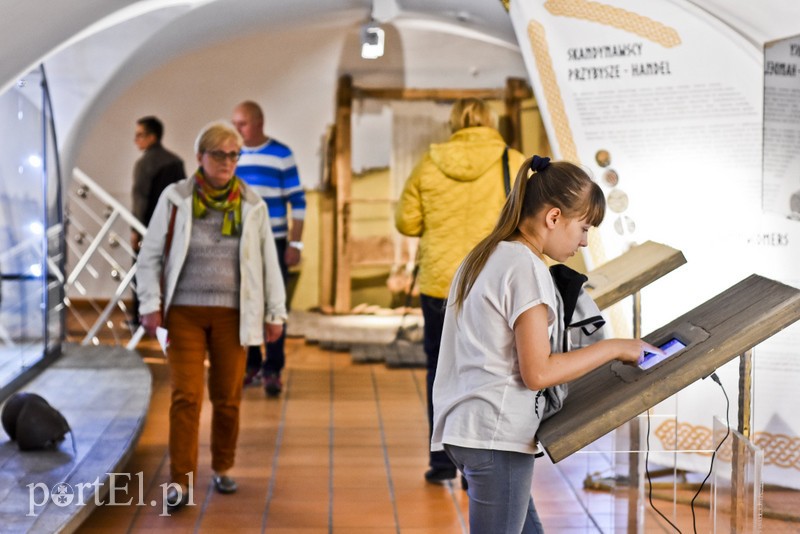 Wieczorne gry, pokazy i wystawy zdjęcie nr 201077