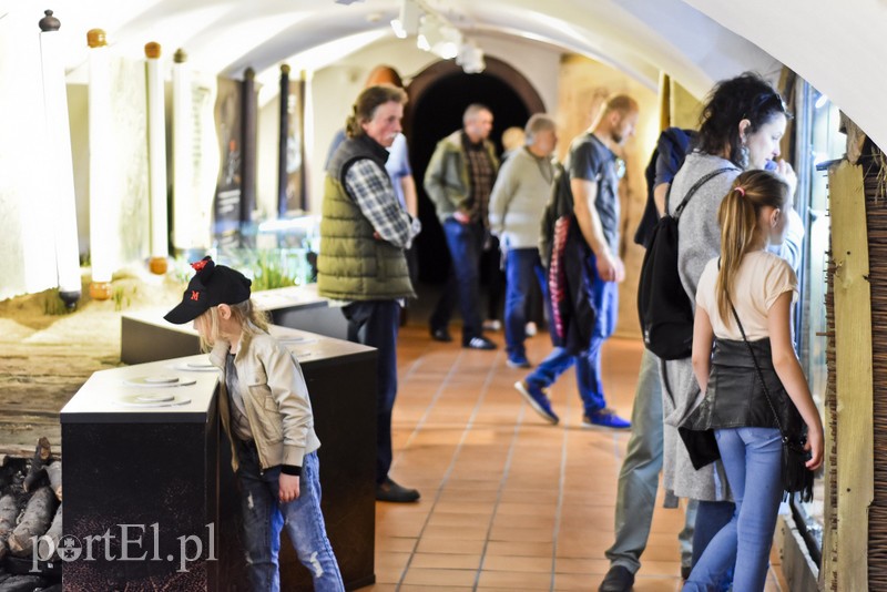 Wieczorne gry, pokazy i wystawy zdjęcie nr 201075