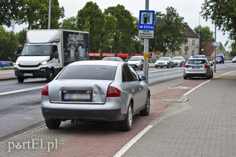 Kolizja audi z seatem przed mostem Wyszyńskiego zdjęcie nr 201368