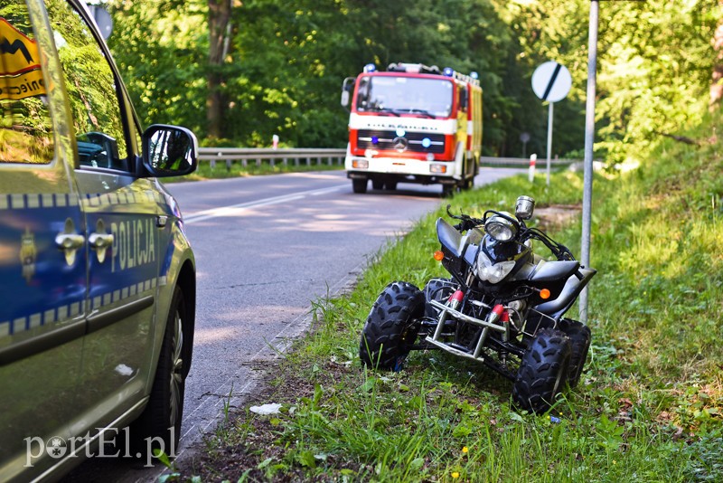 Wypadek quada na drodze do Kadyn, kierowca był pijany zdjęcie nr 202393