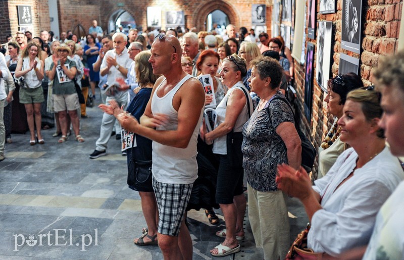 Osądzić, opowiedzieć o tym społeczeństwu, a na koniec ułaskawić zdjęcie nr 203030