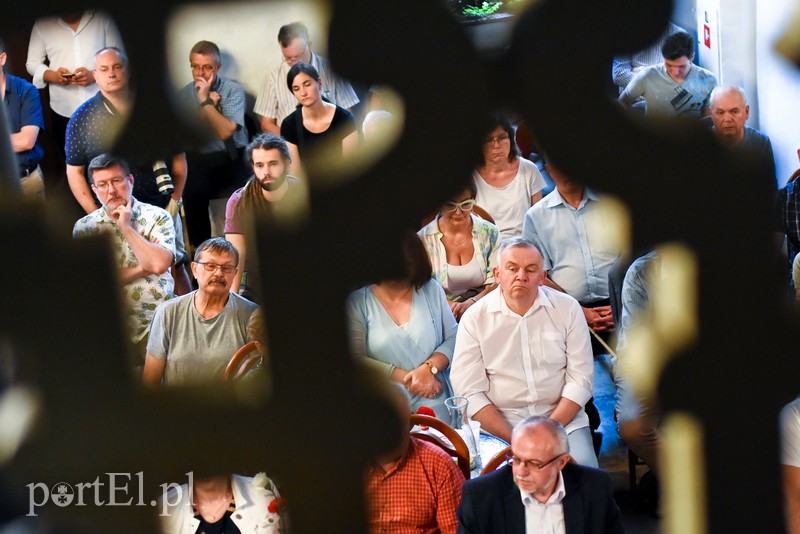 Ogrody Polityki: Poczucie wspólnoty zostało zniszczone  zdjęcie nr 203153