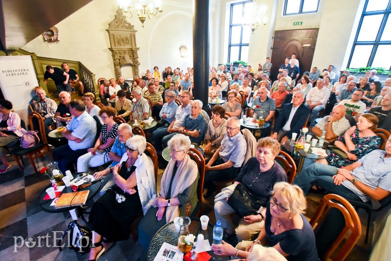 Ogrody Polityki: Poczucie wspólnoty zostało zniszczone  zdjęcie nr 203147