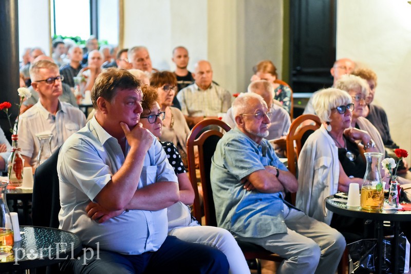 Ogrody Polityki: Poczucie wspólnoty zostało zniszczone  zdjęcie nr 203142
