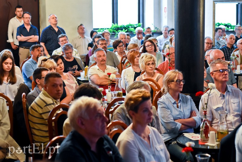 Ogrody Polityki: Poczucie wspólnoty zostało zniszczone  zdjęcie nr 203143