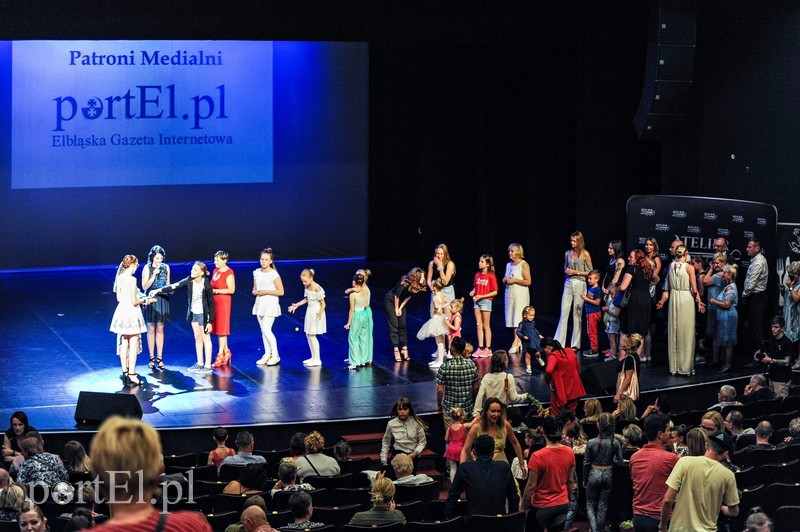 Oni po prostu bawią się tańcem zdjęcie nr 203530