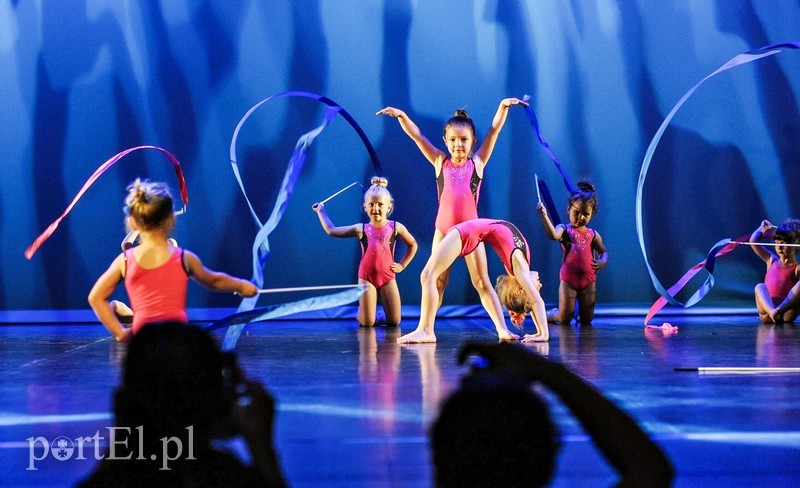 Oni po prostu bawią się tańcem zdjęcie nr 203485