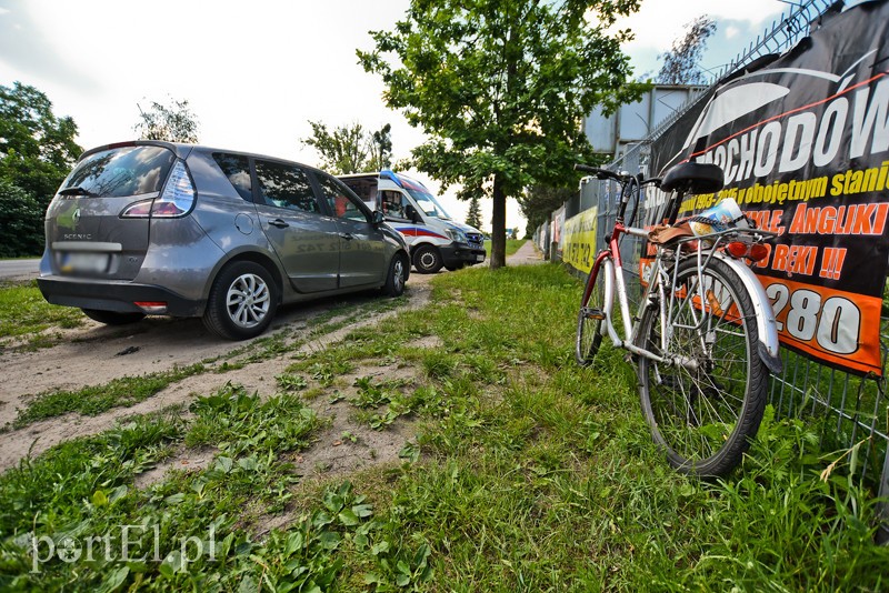 Potrącenie rowerzysty przy wyjeździe z myjni zdjęcie nr 203591