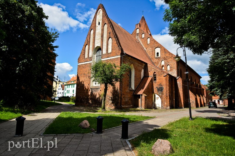 Nad jezioro, na cmentarz i na lody  (Cudze chwalicie, swego nie znacie, odcinek 1)  zdjęcie nr 204464