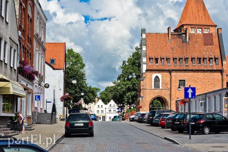 Nad jezioro, na cmentarz i na lody  (Cudze chwalicie, swego nie znacie, odcinek 1)  zdjęcie nr 204443