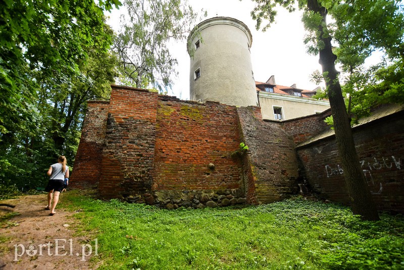 Nad jezioro, na cmentarz i na lody  (Cudze chwalicie, swego nie znacie, odcinek 1)  zdjęcie nr 204482