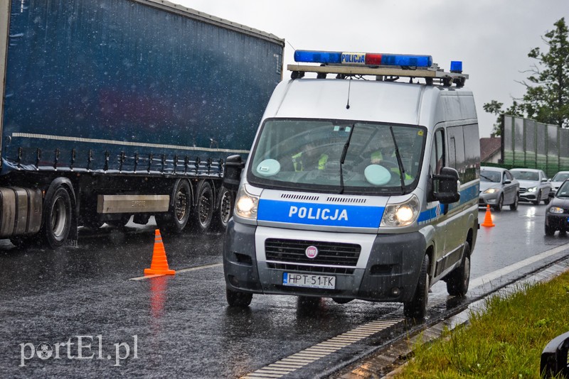 Wypadek na "siódemce". Kierowcy stoją w korku zdjęcie nr 205131