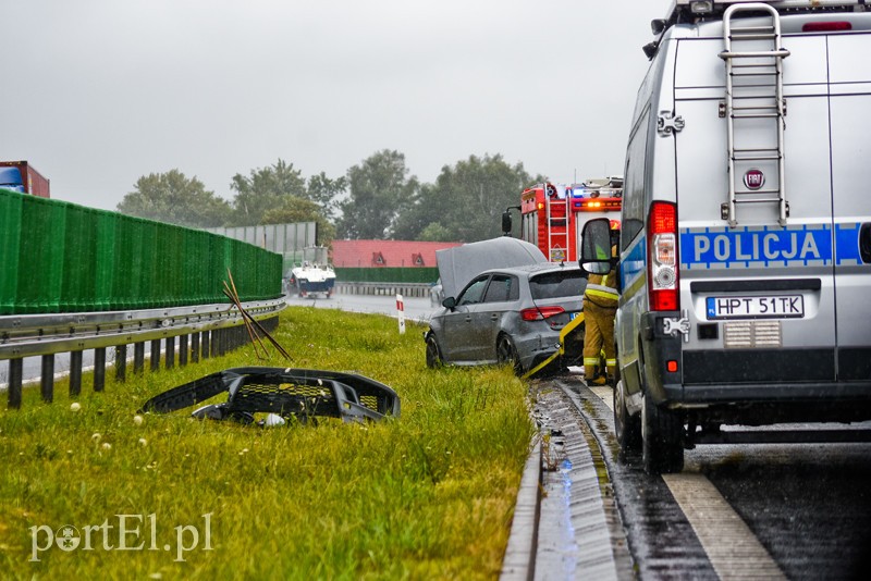 Wypadek na "siódemce". Kierowcy stoją w korku zdjęcie nr 205133