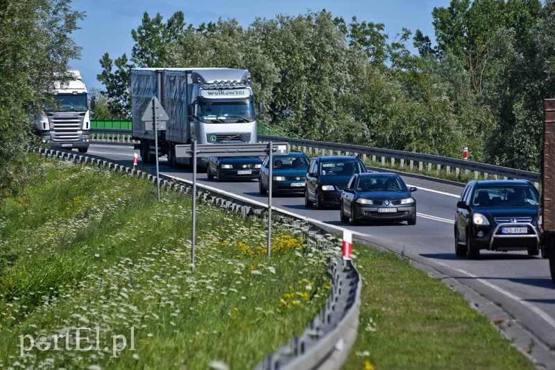 Opel wjechał w kobietę na skuterze zdjęcie nr 205193