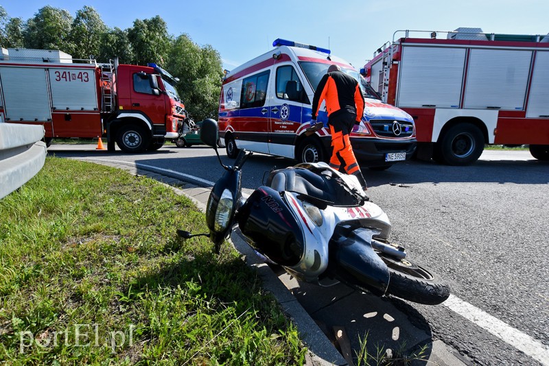 Opel wjechał w kobietę na skuterze zdjęcie nr 205189