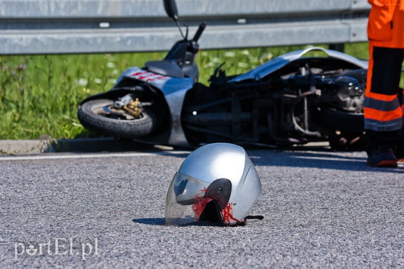 Opel wjechał w kobietę na skuterze zdjęcie nr 205187