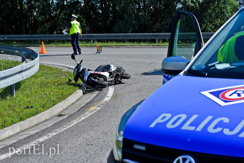 Opel wjechał w kobietę na skuterze zdjęcie nr 205199