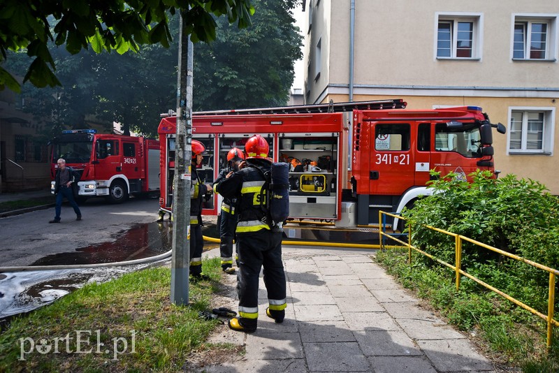 Pożar dachu budynku wielorodzinnego przy ul. Ogrodowej zdjęcie nr 205389