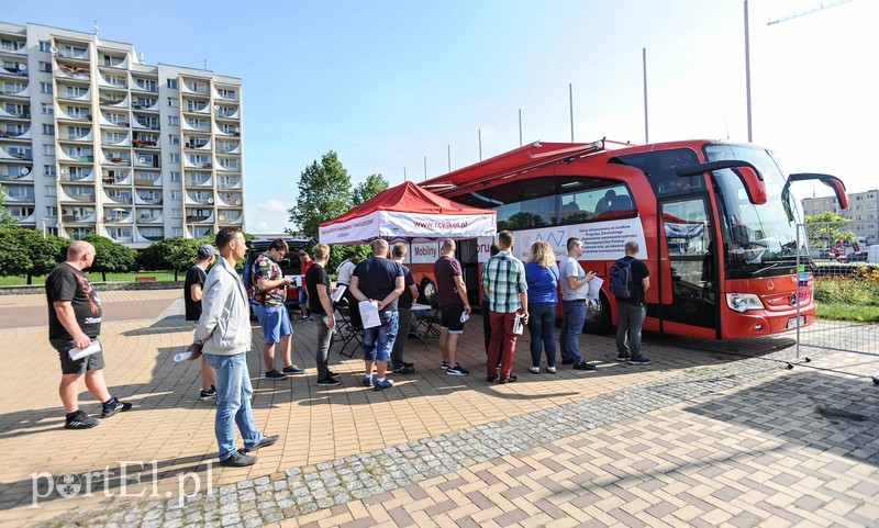 W autobusie polała się krew zdjęcie nr 205605