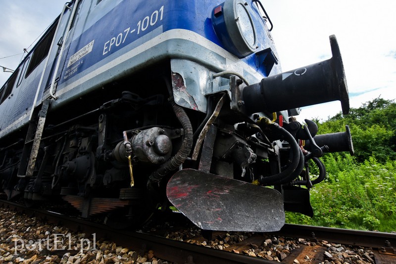 Wjechali pod pociąg, trzy osoby ranne zdjęcie nr 205825