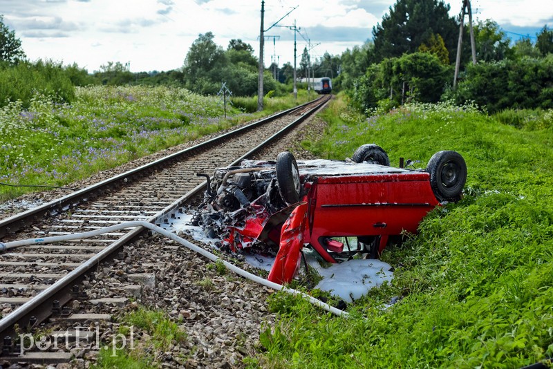 Wjechali pod pociąg, trzy osoby ranne zdjęcie nr 205807