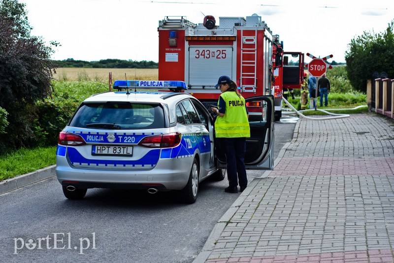 Wjechali pod pociąg, trzy osoby ranne zdjęcie nr 205806