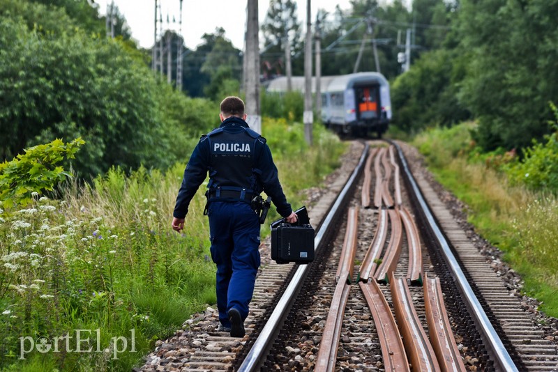 Wjechali pod pociąg, trzy osoby ranne zdjęcie nr 205829