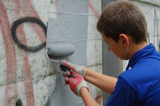 Pomalowali stadionowy mur zdjęcie nr 16569