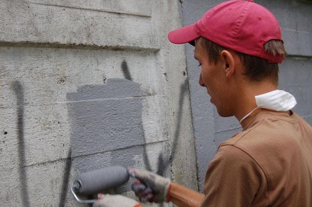 Pomalowali stadionowy mur zdjęcie nr 16570