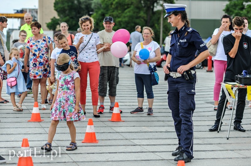 Zabawa z policjantami zdjęcie nr 206078