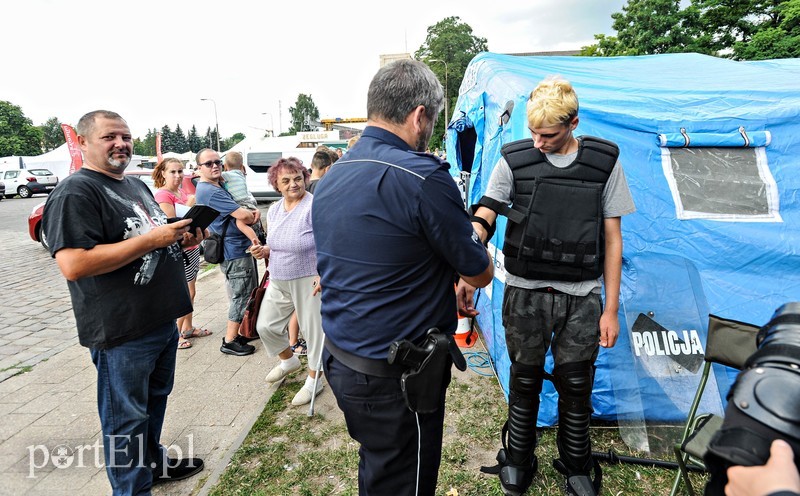 Zabawa z policjantami zdjęcie nr 206067