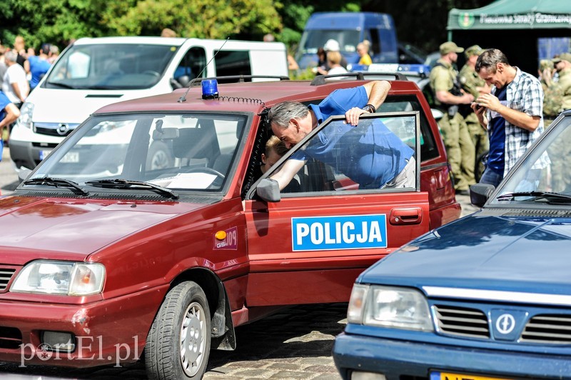 Zabawa z policjantami zdjęcie nr 206080