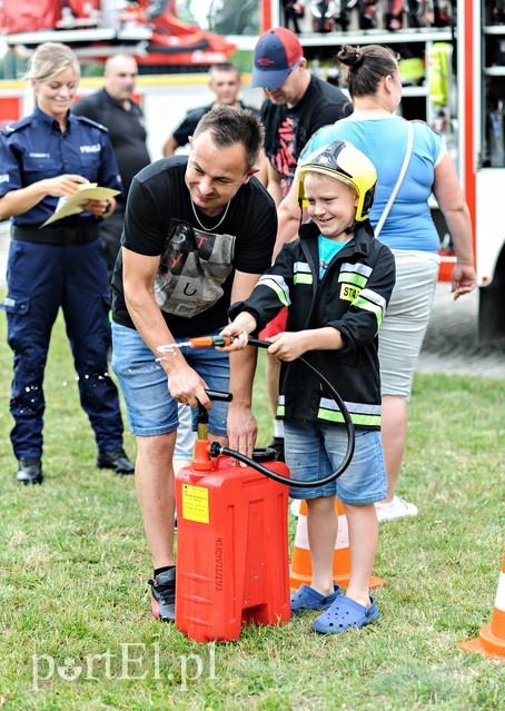 Zabawa z policjantami zdjęcie nr 206072