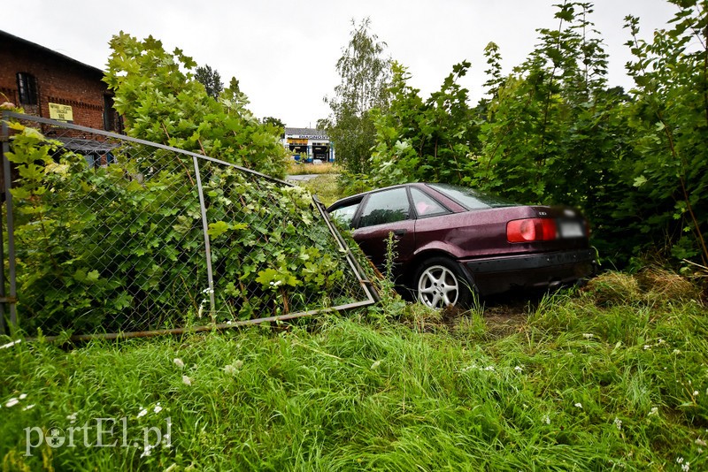 Wpadli w poślizg na ul. Łęczyckiej i na S22 zdjęcie nr 206193